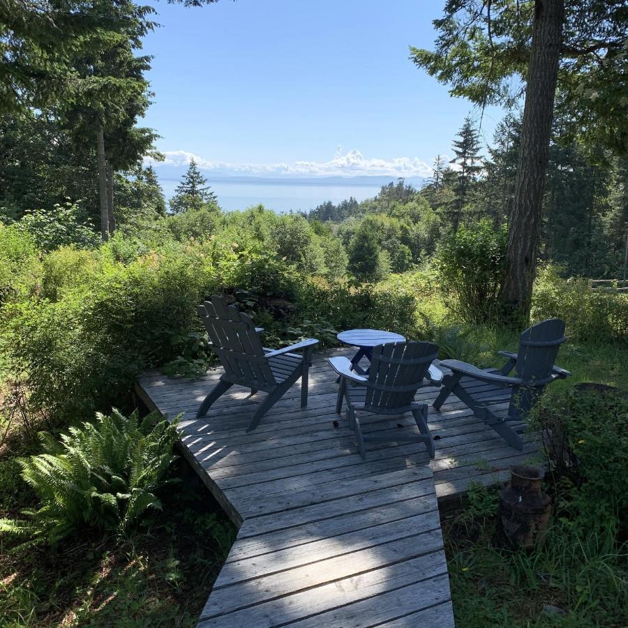 Forest By The Sea Rentals Merville Exterior foto